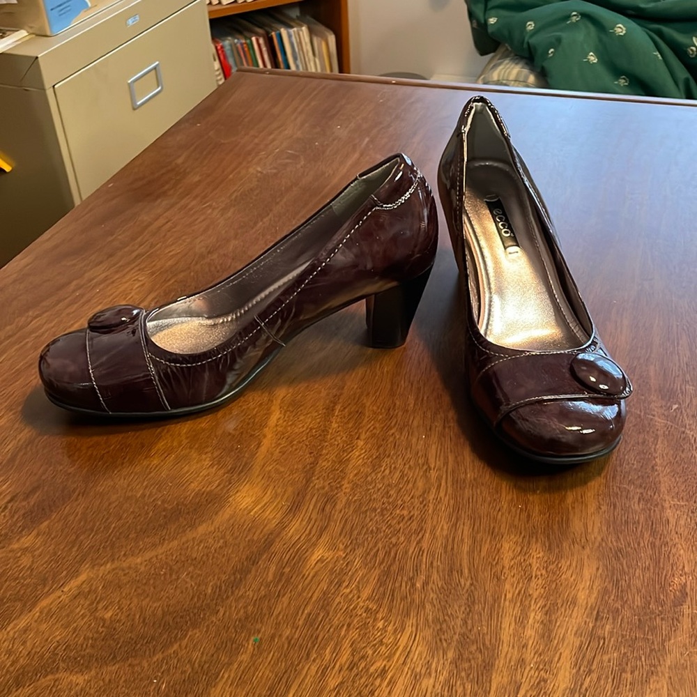 Ecco eggplant patent leather pumps